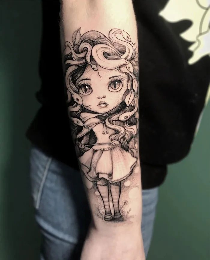 Doll-Like Medusa