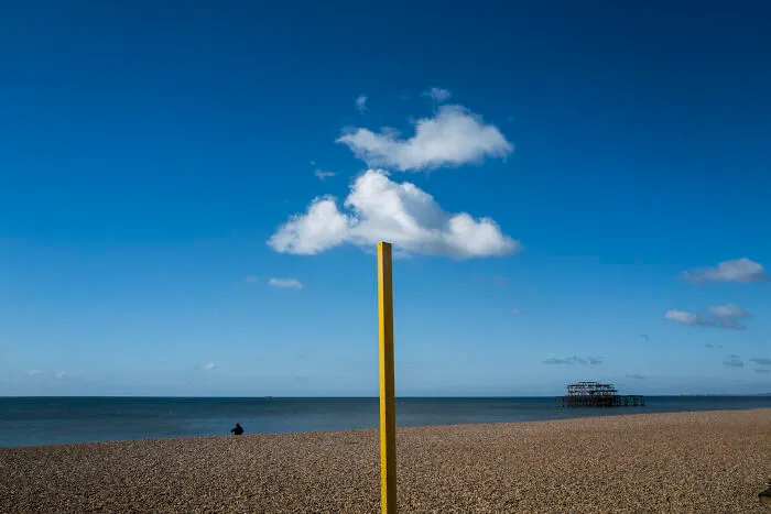 33 Funny Accidental Images That Were Taken At The Right Time And Place By This Street Photographer