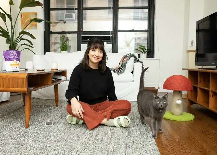 33 Women And Their Cats Breaking The 'Crazy Cat Lady' Stereotype Through BriAnne Wills’s Project (New Pics)