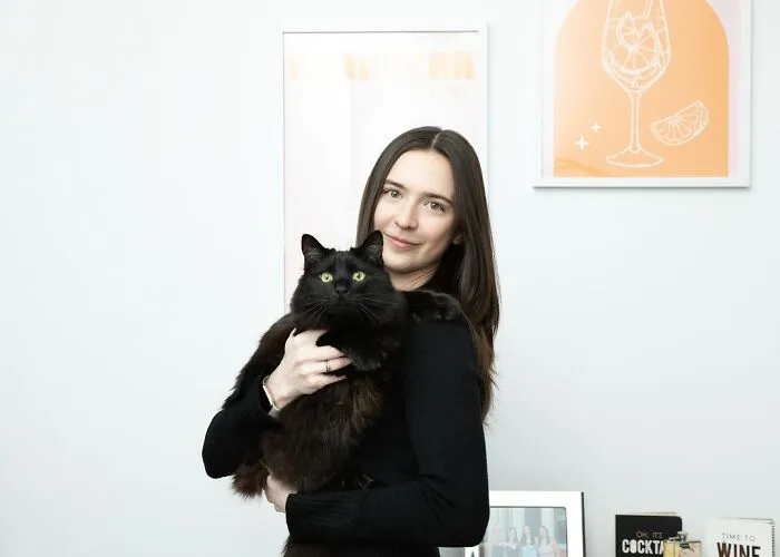 33 Women And Their Cats Breaking The 'Crazy Cat Lady' Stereotype Through BriAnne Wills’s Project (New Pics)