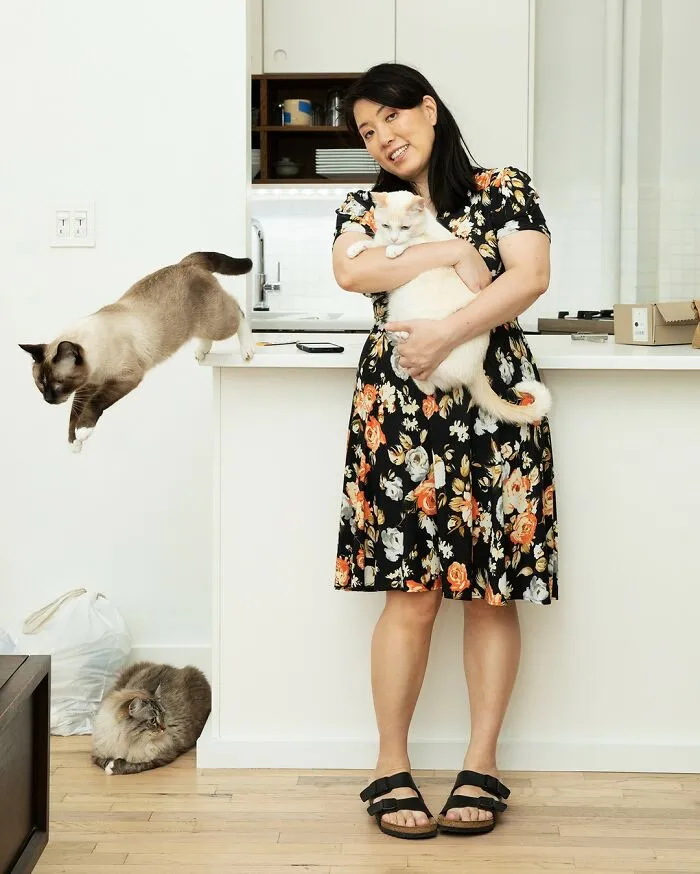 33 Women And Their Cats Breaking The 'Crazy Cat Lady' Stereotype Through BriAnne Wills’s Project (New Pics)