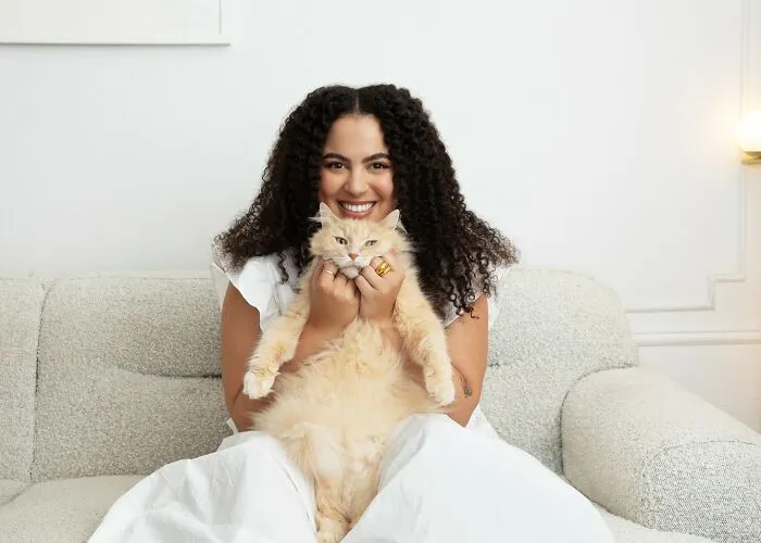 33 Women And Their Cats Breaking The 'Crazy Cat Lady' Stereotype Through BriAnne Wills’s Project (New Pics)