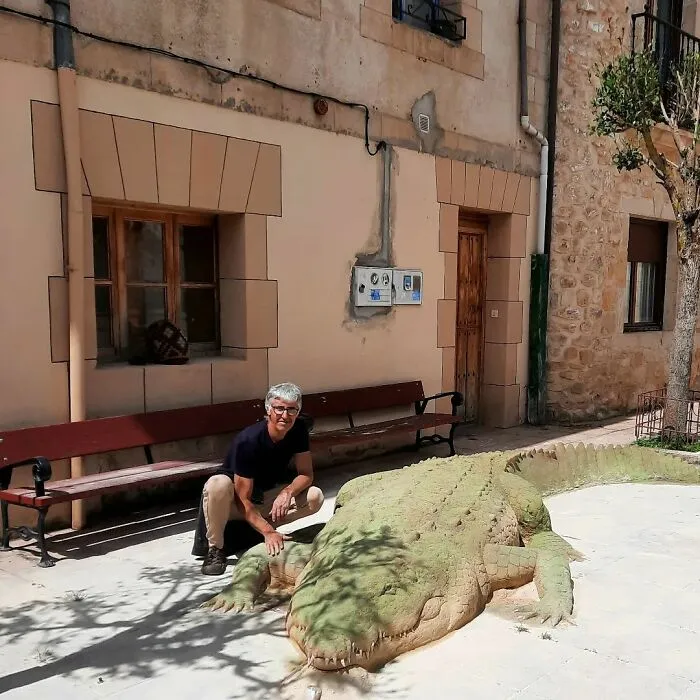 This Artist’s Sand Sculptures Are So Lifelike, They Might Fool You At First Glance (20 New Pics)