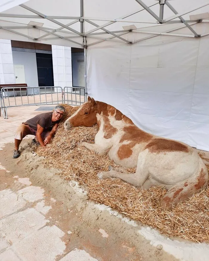 This Artist’s Sand Sculptures Are So Lifelike, They Might Fool You At First Glance (20 New Pics)
