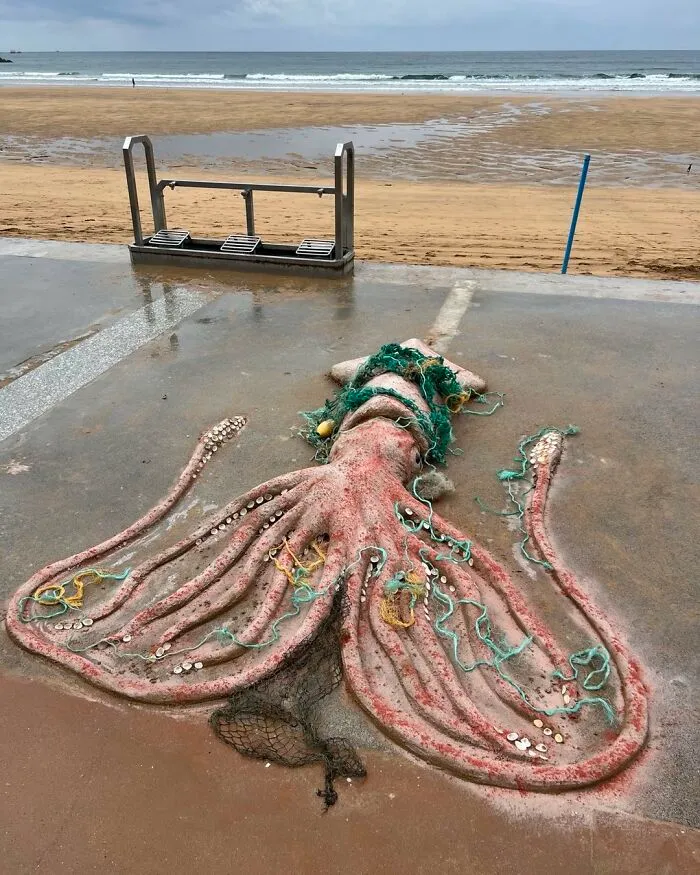 This Artist’s Sand Sculptures Are So Lifelike, They Might Fool You At First Glance (20 New Pics)