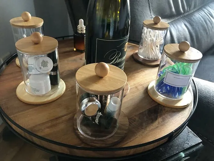 Organize Your Bathroom Like A Hipster Alchemist With These Trendy <a Style="Display:inline;" Href="Https://Www.amazon.com/Dp/B09klplcrf?ascsubtag=7625187%2c13%2c63%2cd%2c0%2c0%2c0%2c900%3a2%3b974%3a3%3b1125%3a1%3b1338%3a1%3b1352%3a2%2c43653366%2c0%2c0&th=1%25252c0%252c0%2c0&btn_ref=srctok-Be97b1341e00d2e1&linkcode=ll1&tag=bpemu-20&linkid=6964607be22a605f4704e7c0d74d93ee&language=en_us&ref_=as_li_ss_tl" Target="_blank"><span Style="Font: Inherit; Color: #d74b1f;"> Apothecary Jars With Bamboo Lids </Span>