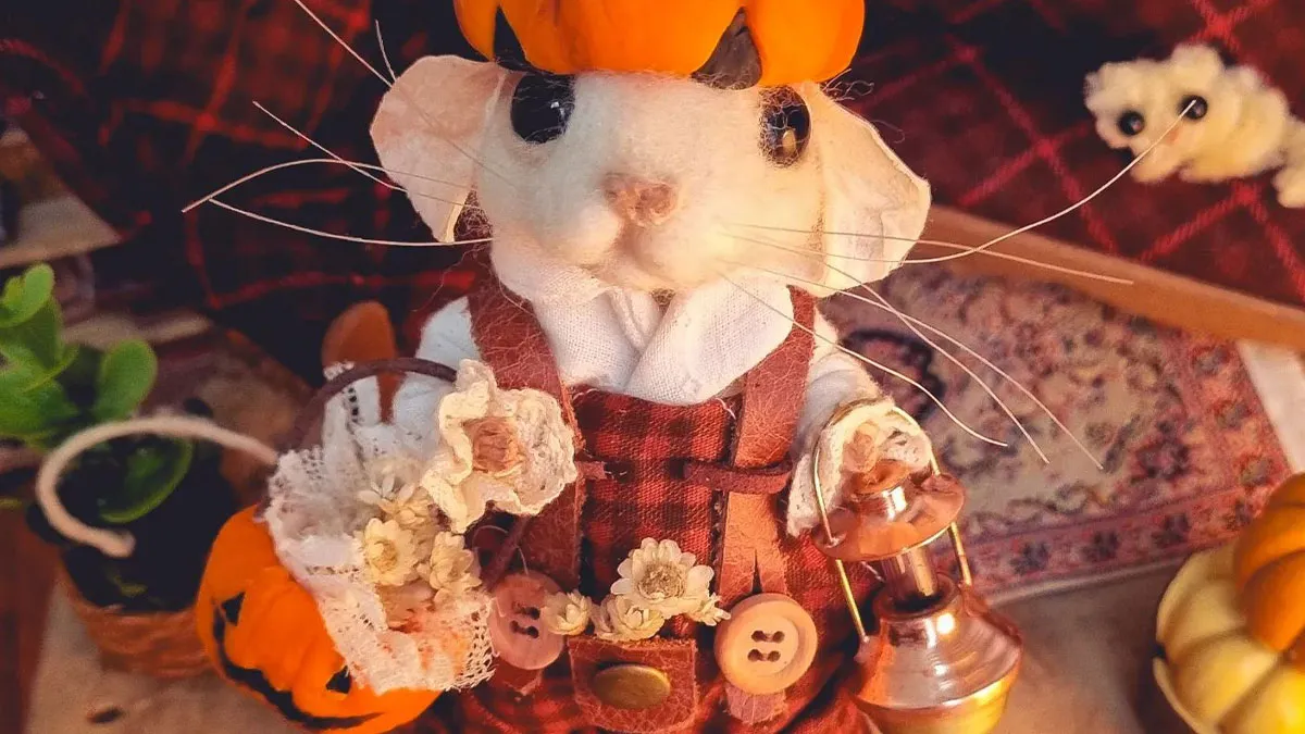 Artist Creates Adorable Felted Wool Mice Dressed In Whimsical Outfits (20 Pics)
