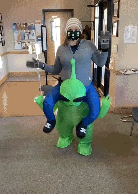  Want A No-Fuss Halloween Costume That Doesn't Hide Your Face? Take A Piggy Back Ride With This   <a Style="Display:inline;" Href="Https://Www.amazon.com/Double-Couple-Valentines-Inflatable-Costumes/Dp/B08d2zbnrp?ie=utf8&linkcode=ll1&tag=bporangutan-20&linkid=c2356144f8da9193a5535911f280510d&language=en_us&ref_=as_li_ss_tl" Target="_blank"><span Style="Font:inherit;color:#d74b1f;">  Alien Costume </Span> That Is Always A Hit