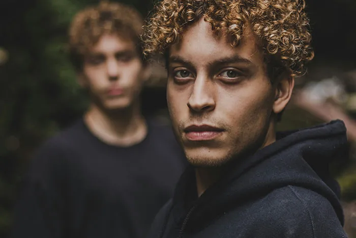 “She Died And I Survived”: 30 Identical Twins Reveal The One Thing That Sets Them Apart