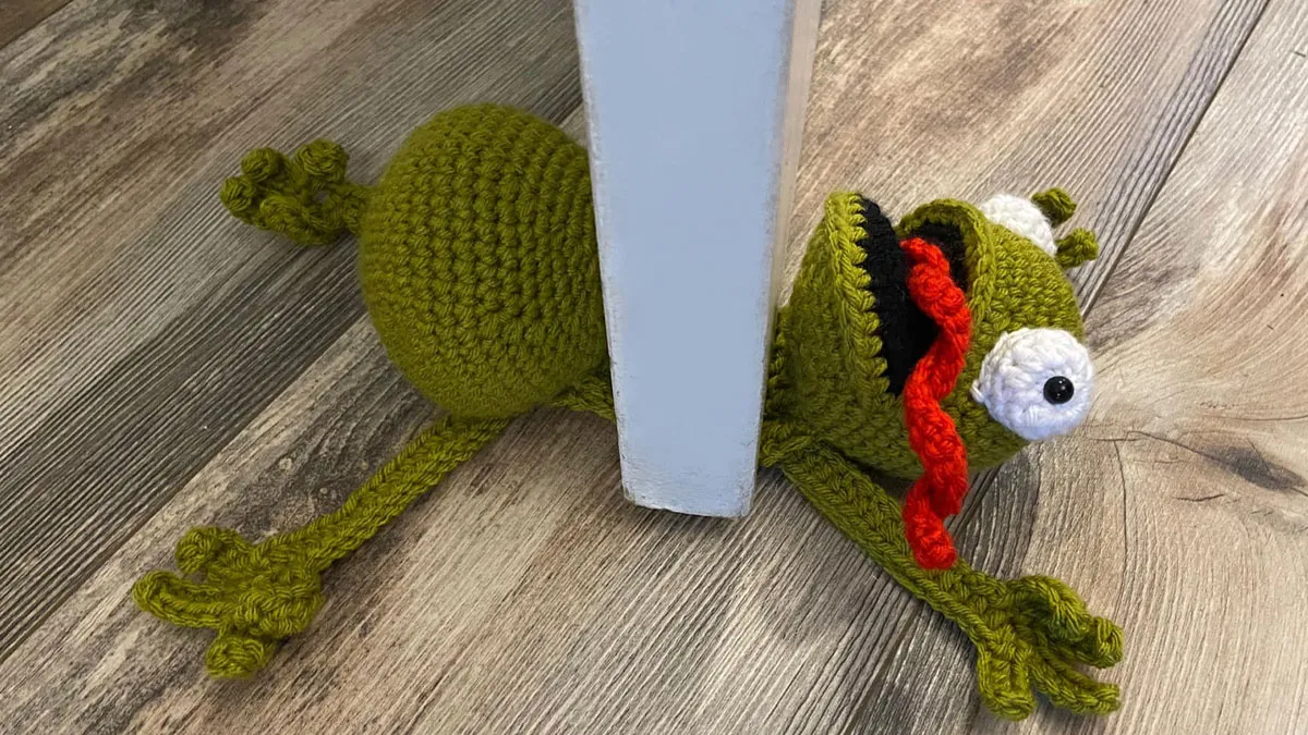 “A Dope Space For Crocheters”: 30 People Share Their Best Crochet Art