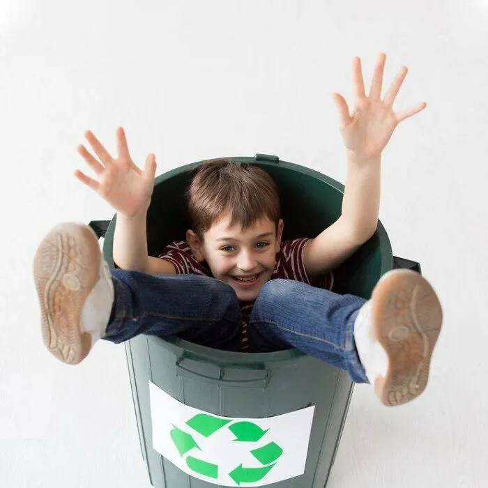 50 Things The “Weird” Kid At School Did That Still Haunt People Years Later