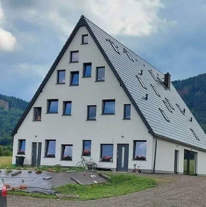“That’s It, I’m Architecture Shaming”: 30 Buildings That Look So Bad, People Just Had To Shame Them