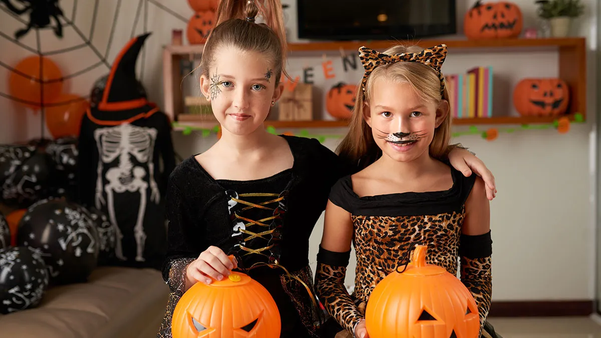 Mom Wants To Know Why Her Daughter Wasn’t Invited To Classmate’s Halloween, Learns “The Truth”