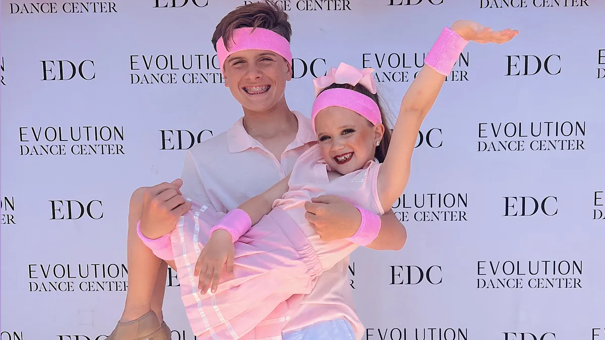Teen Comes Out To Dance With His Little Sister When Dad Can’t Make It To The Father-Daughter Dance