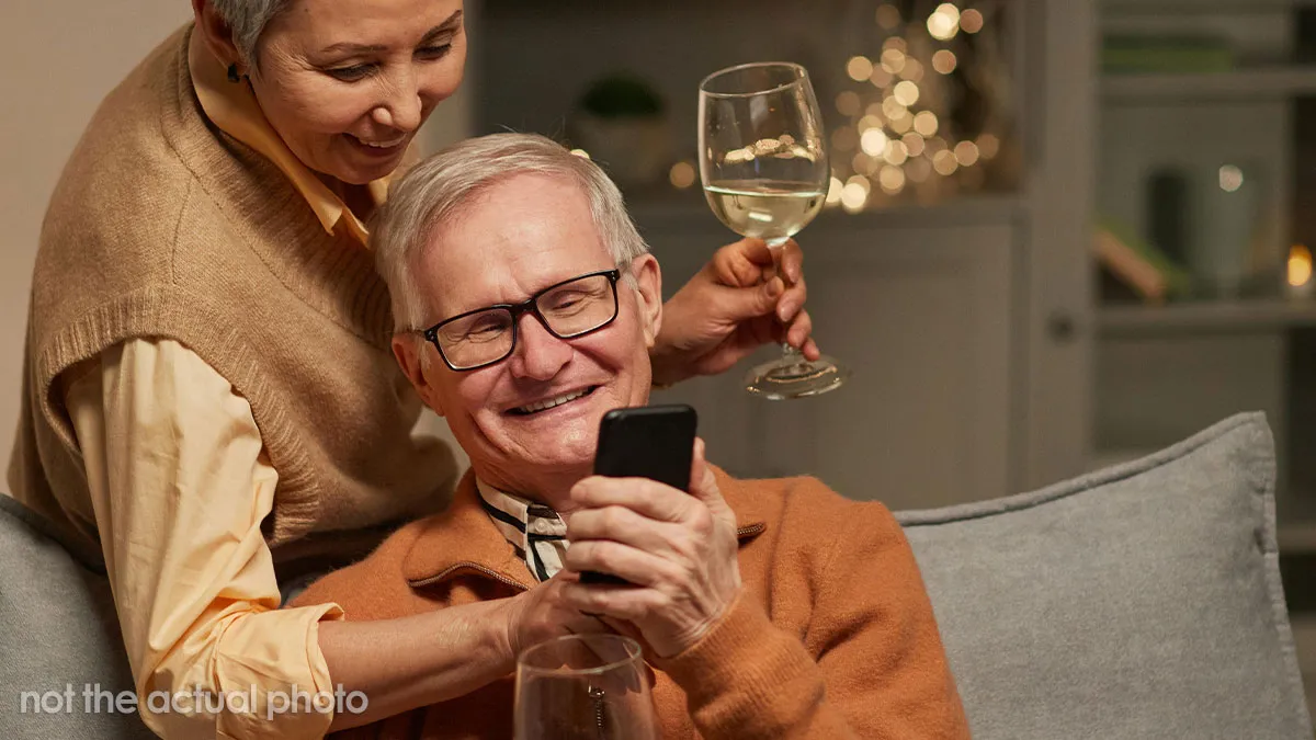 Dad Keeps Joking Daughter Give Him Horrible Wine As A “Gift”, She Finally Snaps, Causing Drama