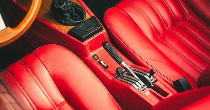 I Went To A Vintage Car Show And Captured Some Details (14 Pics)