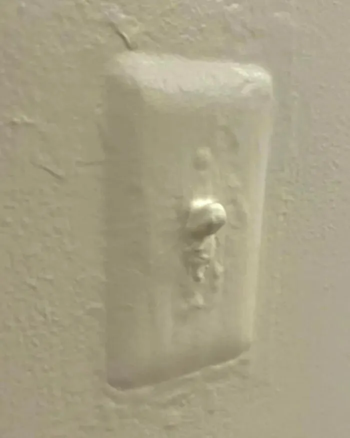 “Another Satisfied Client”: 30 Funny Times People Didn’t Even Try To Do Their Job Right