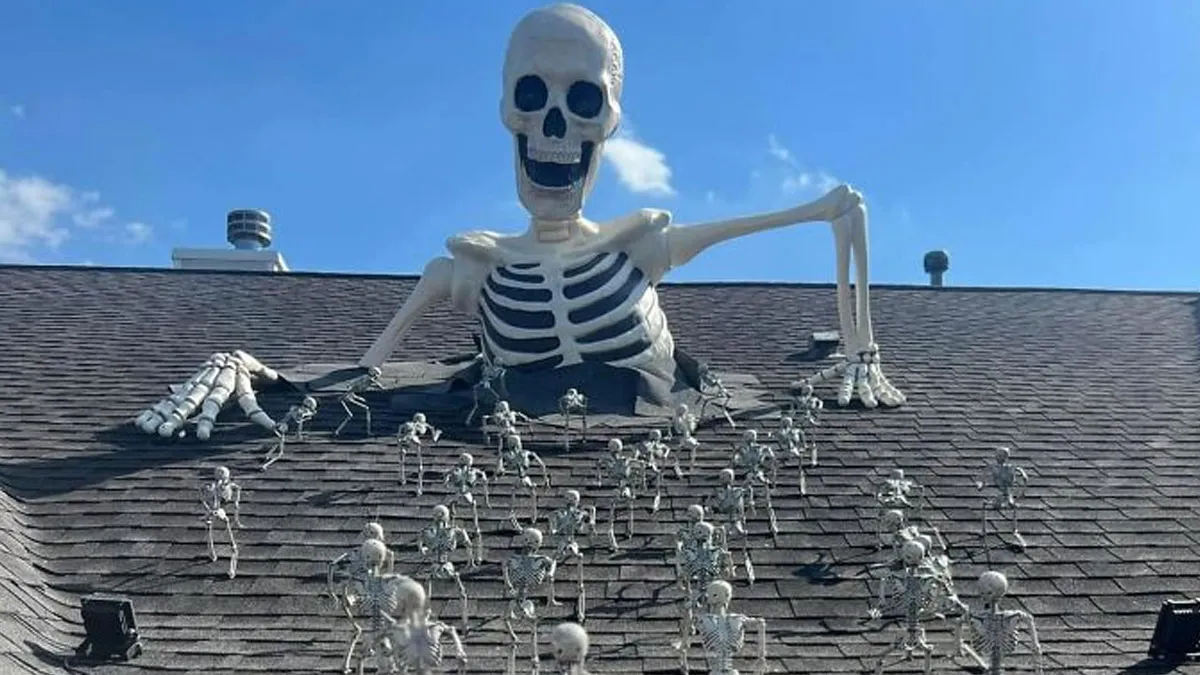 30 Times People Went Above And Beyond When It Came To Decking Out Their Lawn For Halloween