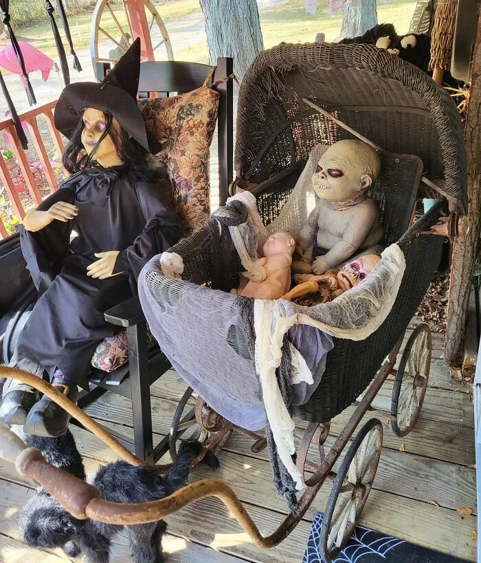 My Daughter Found This Old Baby Carriage At A Yard Sale,  Love ❤️ It ❤️