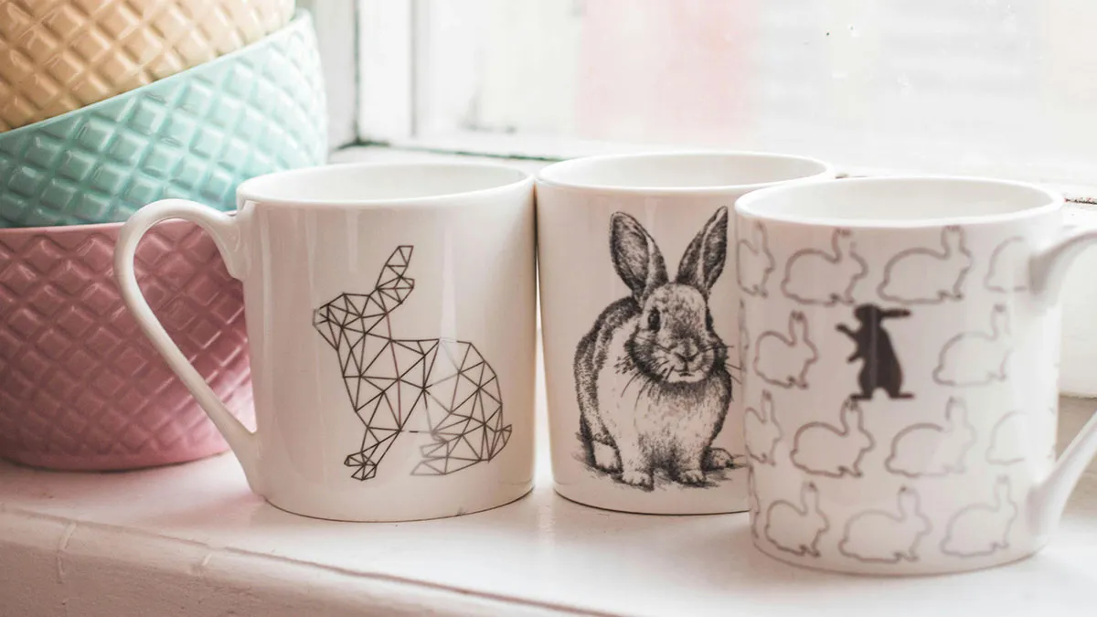 Man Promises To Pack Up Wife’s Mug Collection But Throws It Away Instead, Family Takes Revenge