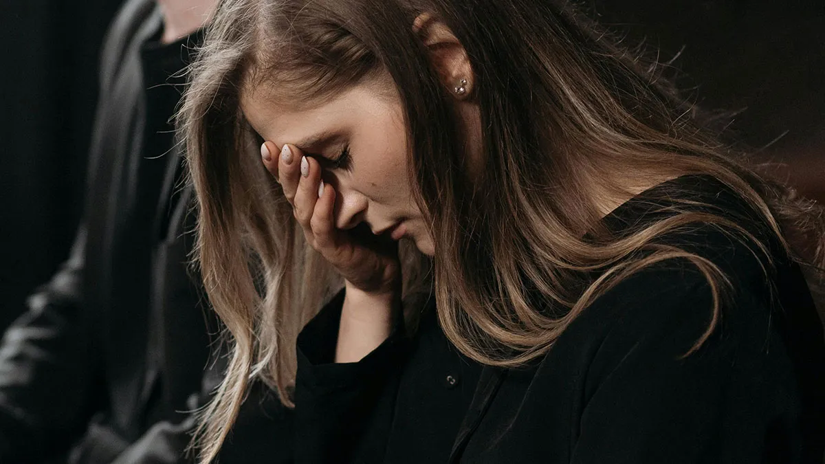 Woman Learns A Secret Parents Have Been Hiding For 28 Yrs, They Beg Her Not To Tell Her Siblings
