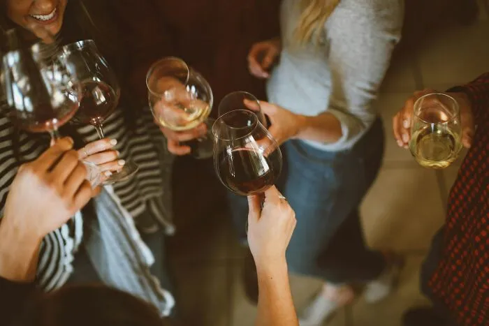 If You See These 30 Signs At The Next Party You’re At, It’s Probably Time For You To Leave