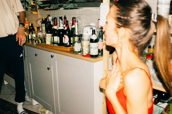 If You See These 30 Signs At The Next Party You’re At, It’s Probably Time For You To Leave