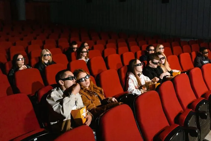 "I Love The Feeling Of Glass": People Open Up About Their Guilty Pleasures (40 Answers)