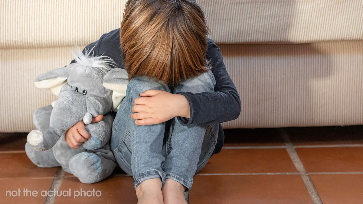 Woman’s Beach Getaway Ruined By Parents Who Abandon Their 6YO At Her Door, Cops Are Called