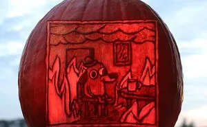 45 Spooky, Quirky, And Jaw-Droppingly Charming Pumpkin Carvings Shared By Folks Online