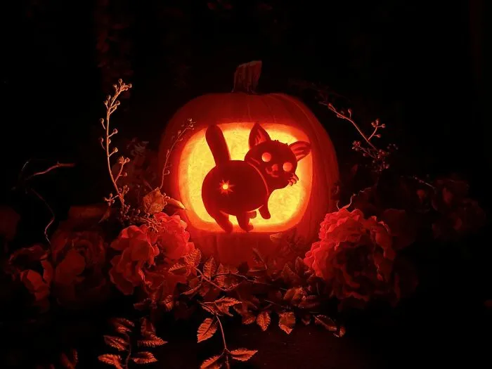 45 Spooky, Quirky, And Jaw-Droppingly Charming Pumpkin Carvings Shared By Folks Online
