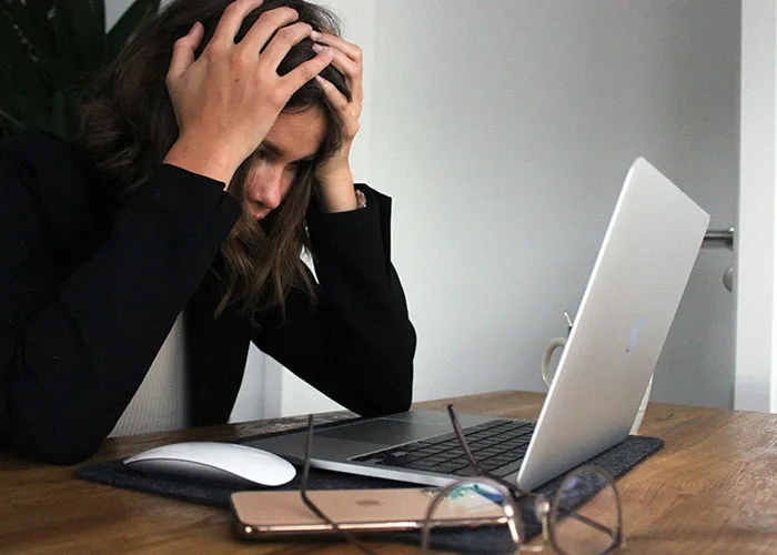“What’s Something People Romanticize But It’s Actually Horrible?”: 50 People Don’t Hold Back