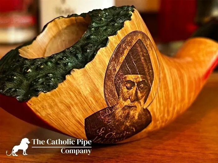 This Nebraskan Artist Crafts Incredible Pipes Featuring Saints, Angels, And Sacred Symbols (29 Pics)