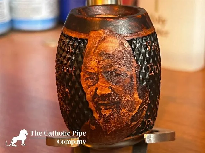 This Nebraskan Artist Crafts Incredible Pipes Featuring Saints, Angels, And Sacred Symbols (29 Pics)