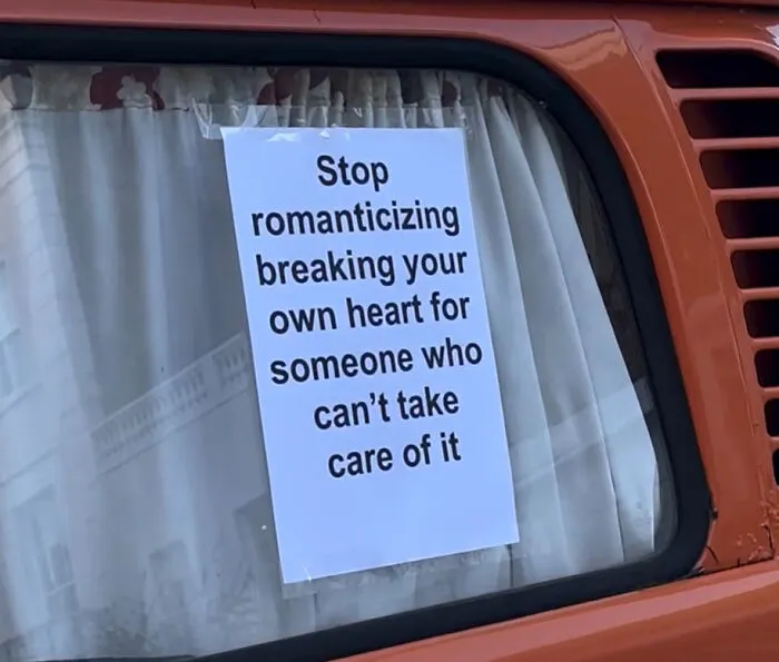 39 Wholesome Messages You Need To See, From The Streets Of London Directly To People’s Hearts