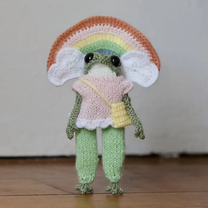 Artist Creates 47 Miniature Frogs With Tiny Outfits That Are Too Adorable To Handle