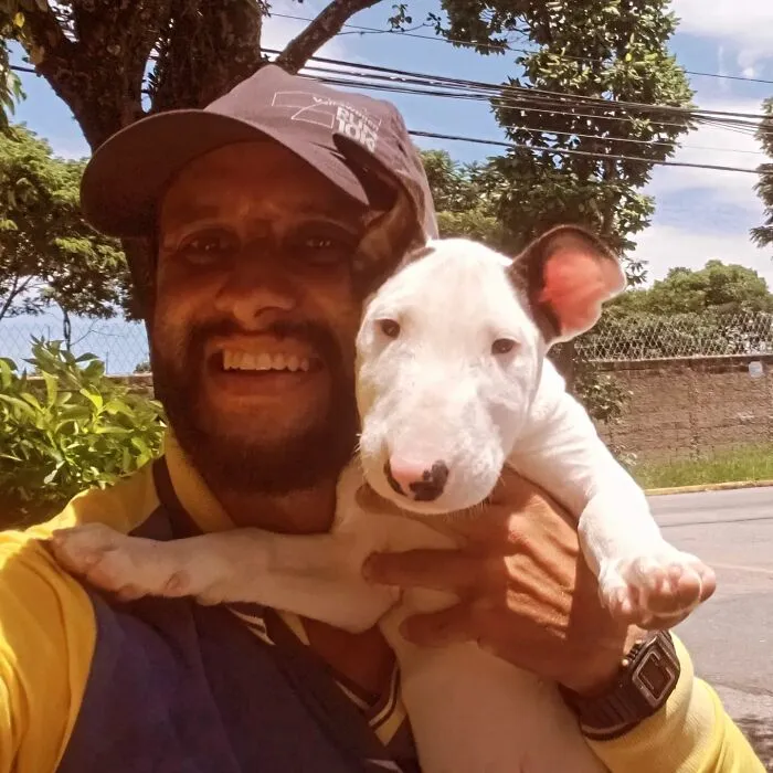 Animal-Friendly Postman: 44 Selfies This Man Took With Every Animal On His Mailing Route (New Pics)