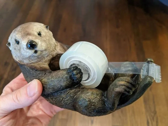 Dive Into Fun With The <a Style="Display:inline;" Href="Https://Www.amazon.com/Otto-Otter-Tape-Dispenser-Streamline/Dp/B00iwhz080?ie=utf8&linkcode=ll1&tag=bpmelon-20&linkid=4ca454c8af19fc685fb585fe63df31f0&language=en_us&ref_=as_li_ss_tl" Target="_blank"><span Style="Font: Inherit; Color: #d74b1f;"> Otter Tape Dispenser</Span>, An Otterly Adorable Way To Dispense Your Tape
