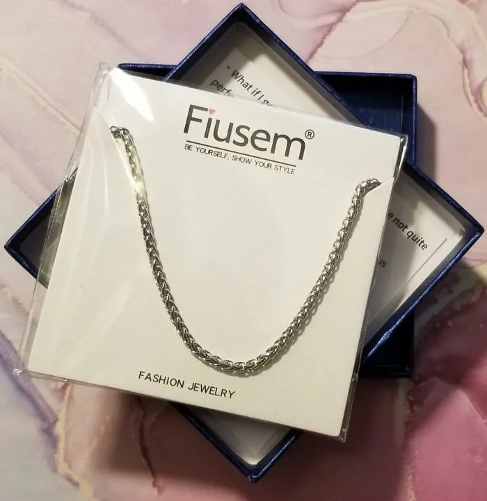 Elevate Their Style With A Touch Of Classic Jewelry, Courtesy Of The Sleek <a Style="Display:inline;" Href="Https://Www.amazon.com/Fiusem-Silver-Necklace-Necklaces-Stainless/Dp/B0cw8k1y9g?ie=utf8&th=1&linkcode=ll1&tag=bplemur-20&linkid=0cf4606e9f8f531caffaf575a7fa718d&language=en_us&ref_=as_li_ss_tl" Target="_blank"><span Style="Font: Inherit; Color: #d74b1f;"> 2.5mm Stainless Steel Chain Necklace</Span>