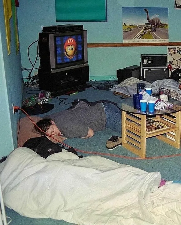 We Found An IG Account Dedicated To ‘90s Memes, And These Are 30 Of The Best Posts (New Pics)