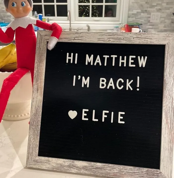 Make A Warm And Welcoming First Impression With A <a Style="Display:inline;" Href="Https://Www.amazon.com/Changeable-Crystal-Message-Display-Scissors/Dp/B077z6ftng?ie=utf8&th=1&linkcode=ll1&tag=bptapir-20&linkid=9fee84124a6813b0829a11472f2b810f&language=en_us&ref_=as_li_ss_tl" Target="_blank"><span Style="Font: Inherit; Color: #d74b1f;"> Letterboard</Span>, Where You Can Spell Out A Heartfelt Greeting For Your Holiday Guests, Making Them Feel Extra Special And At Home