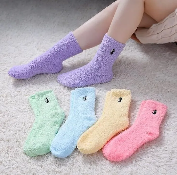 Treat Your Guests' Toes To Ultimate Comfort With A Pair Of <a Style="Display:inline;" Href="Https://Www.amazon.com/Pairs-Womens-Slipper-Microfiber-Winter/Dp/B07424vpv6?ie=utf8&linkcode=ll1&tag=bptapir-20&linkid=8c9303e731f6d3bf0daea631f782af71&language=en_us&ref_=as_li_ss_tl" Target="_blank"><span Style="Font: Inherit; Color: #d74b1f;"> Fuzzy Socks</Span>, A Thoughtful Gesture That Wraps Their Feet In Warmth And Coziness