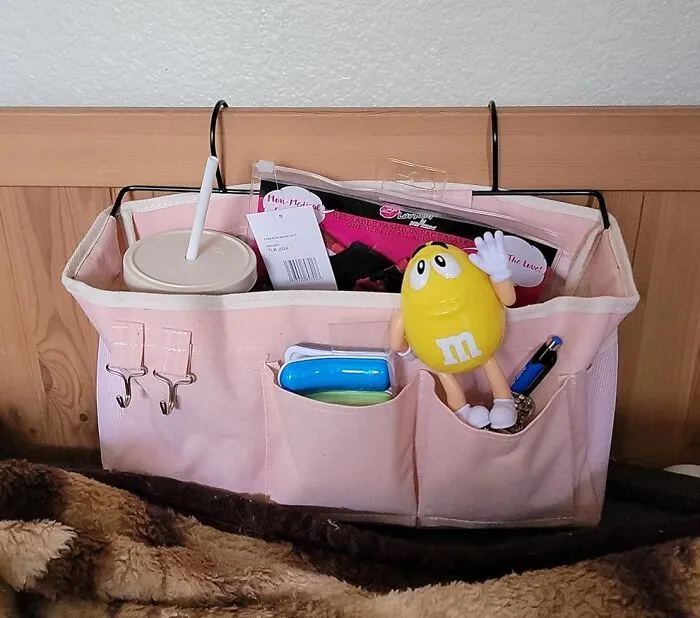 Keep Your Guests' Essentials Within Easy Reach With A <a Style="Display:inline;" Href="Https://Www.amazon.com/Ozzptuu-Bedside-Storage-Headboards-Magazine/Dp/B09dyn3wl3?ie=utf8&th=1&linkcode=ll1&tag=bptapir-20&linkid=399620eb1b35d8e0e919a6b772d8477e&language=en_us&ref_=as_li_ss_tl" Target="_blank"><span Style="Font: Inherit; Color: #d74b1f;"> Bedside Storage Caddy</Span>, A Thoughtful Touch That Provides A Convenient Spot To Stash Their Phone, Book, Glasses, And More