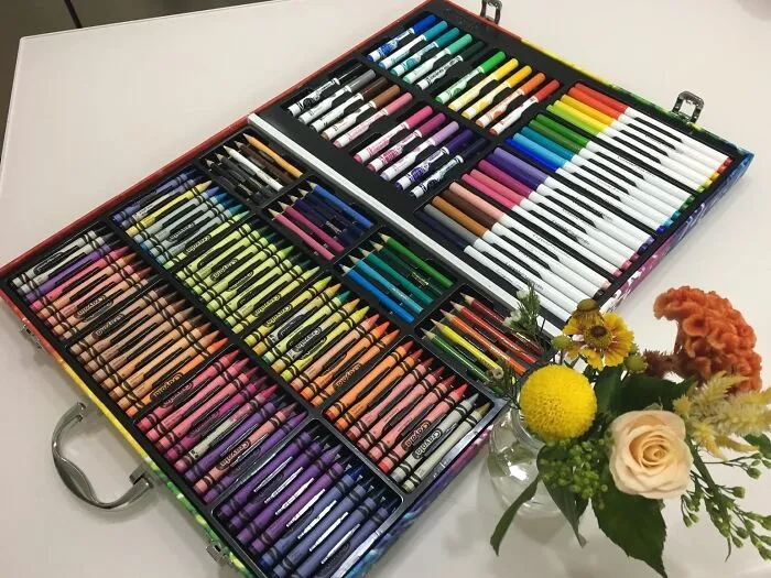 Unleash A World Of Colorful Creativity With The <a Style="Display:inline;" Href="Https://Www.amazon.com/Crayola-Count-Rainbow-Inspiration-Gifts/Dp/B00ci6j5jq?ie=utf8&th=1&linkcode=ll1&tag=bpkomodo-20&linkid=df29b9255cd28600be830bfe44cf84ee&language=en_us&ref_=as_li_ss_tl" Target="_blank"><span Style="Font: Inherit; Color: #d74b1f;"> 140-Piece Crayola Set</Span>, A Comprehensive And Vibrant Art Supply Kit That Lets Kids Express Themselves Through A Wide Range Of Colors And Mediums, From Crayons To Markers And Paints