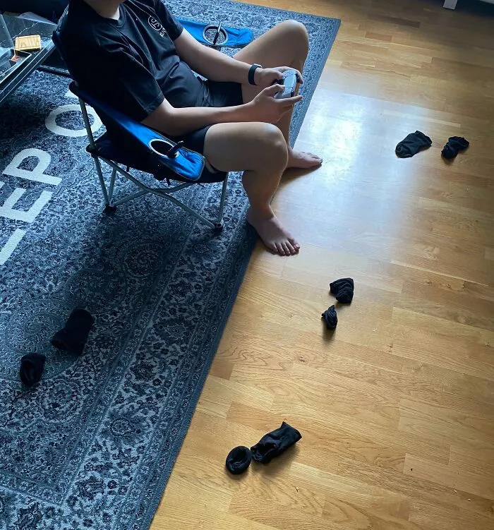 Mi novio: “No guardes los calcetines porque los seguiré usando”