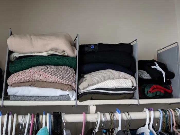 Organize Your Closet With Ease Using The <a Style="Display:inline;" Href="Https://Www.amazon.com/Lynk-Vela-Shelf-Dividers-Organizer/Dp/B00lm34yxs?ie=utf8&th=1&linkcode=ll1&tag=bpalpaca-20&linkid=a7888fd945f905a1adfa1f89b2b50cd2&language=en_us&ref_=as_li_ss_tl" Target="_blank"><span Style="Font: Inherit; Color: #d74b1f;"> Closet Shelf Dividers</Span>, A Set Of Adjustable And Customizable Dividers That Keep Your Clothes, Shoes, And Accessories Neatly Separated And Organized