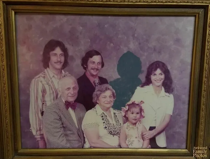 This Family Photo Hung In My Pop And Gram’s House For Years. To Say They Didn’t Like My Aunt’s Ex-Husband May Have Been An Understatement