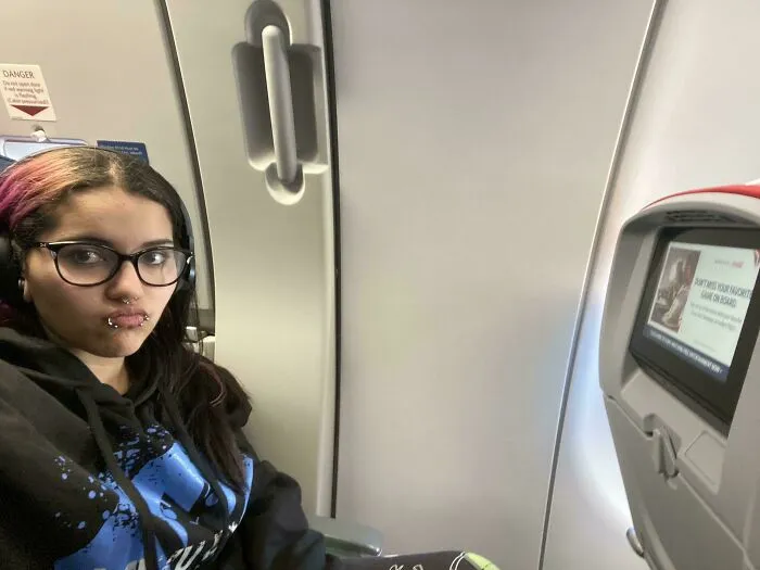 Mi asiento de ventanilla en el avión por el que pagué extra