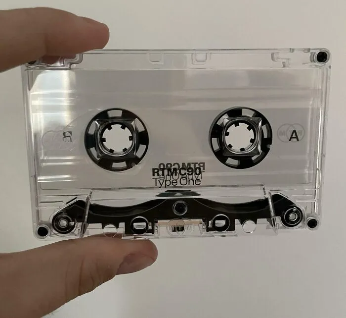 Compré un paquete de 3 casetes vírgenes y ninguno contenía cinta.