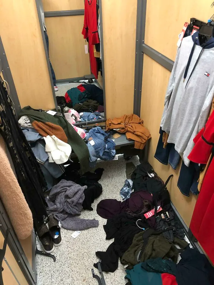 If This Is How You Treat A Fitting Room You’re A Jerk
